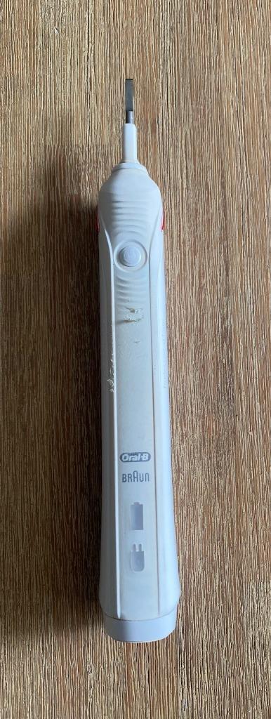 Braun Oral-B elektrische tandenborstels Pro 2 3766 oral b, Sieraden, Tassen en Uiterlijk, Uiterlijk | Mondverzorging, Gebruikt