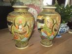 Twee mooi chinese vazen hoog 26 cm ., Antiek en Kunst, Ophalen of Verzenden