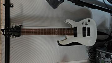 Schecter Omen 8 Vintage White
8 snarige gitaar beschikbaar voor biedingen