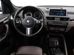 BMW X1 sDrive20i 192 PK AUT. + TREKHAAK | PANORAMA | SPORTST, Auto's, BMW, 1998 cc, Stof, Euro 6, Origineel Nederlands