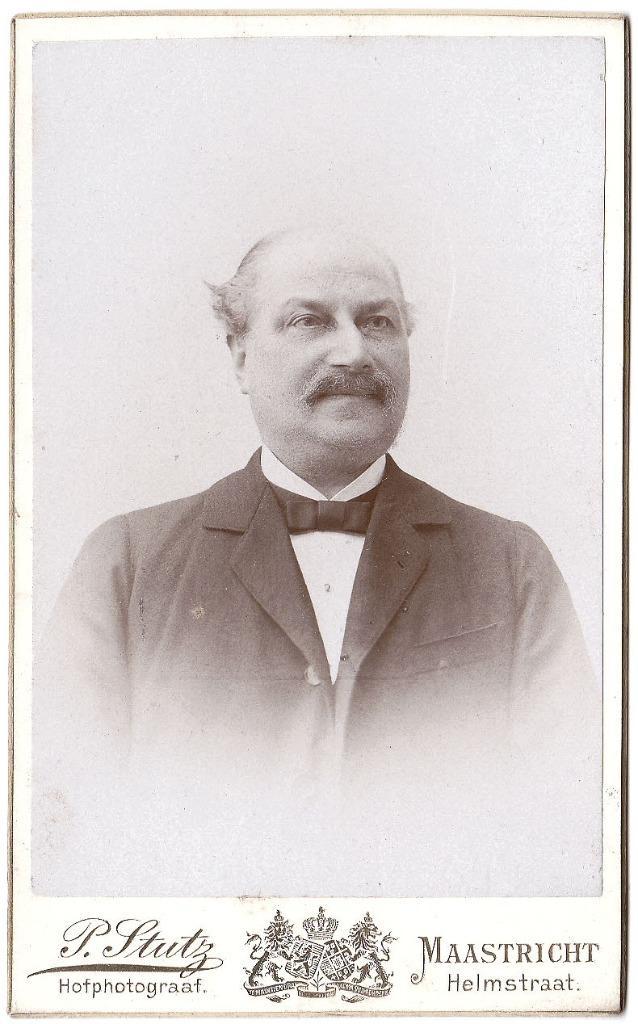 CDV - Portret Man Snor Das - Foto Stutz Maastricht, Verzamelen, Foto's en Prenten, Gebruikt, Foto, Overige onderwerpen, Voor 1940