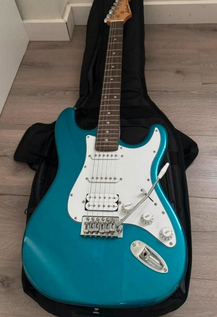 Gitaar - Turquoise Squier Stratocaster, Muziek en Instrumenten, Snaarinstrumenten | Gitaren | Elektrisch, Gebruikt, Solid body