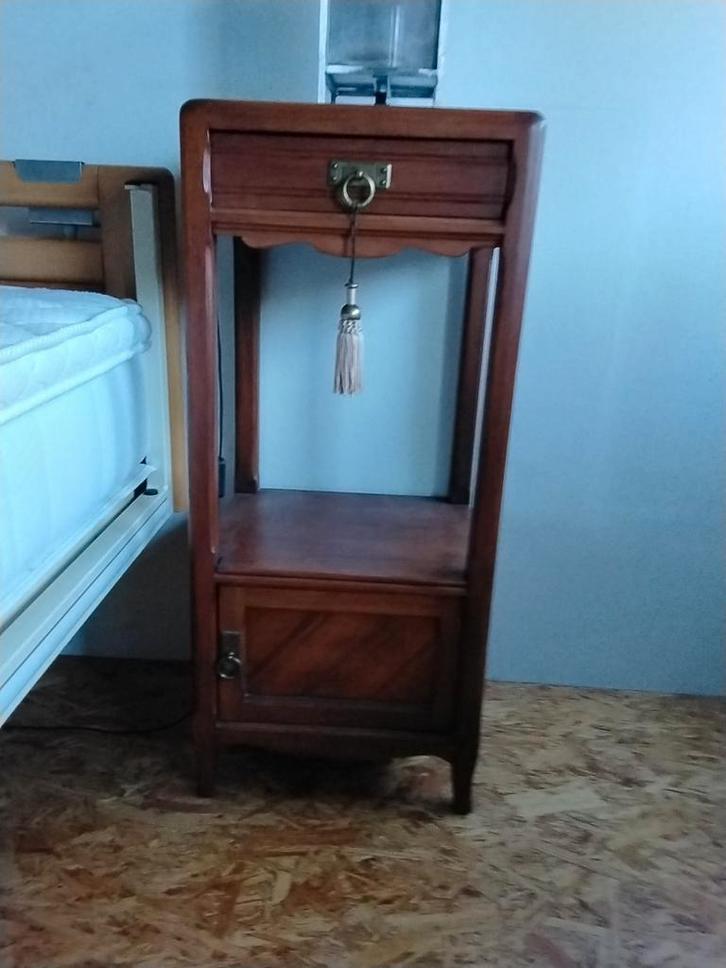 Nachtkastje, Huis en Inrichting, Slaapkamer | Nachtkastjes, 70 cm of meer, Minder dan 45 cm, Ophalen