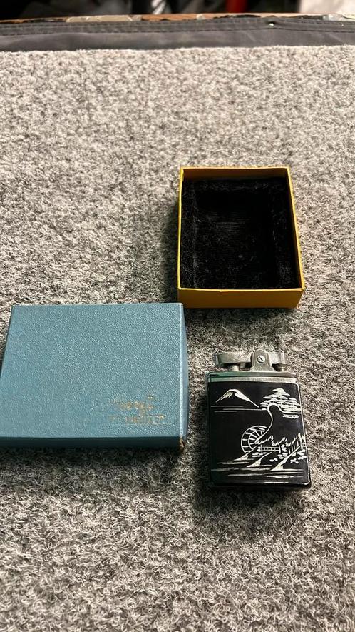 Vintage Canary singing musical aansteker japan incl box, Verzamelen, Rookartikelen, Aanstekers en Luciferdoosjes, Gebruikt, Aansteker
