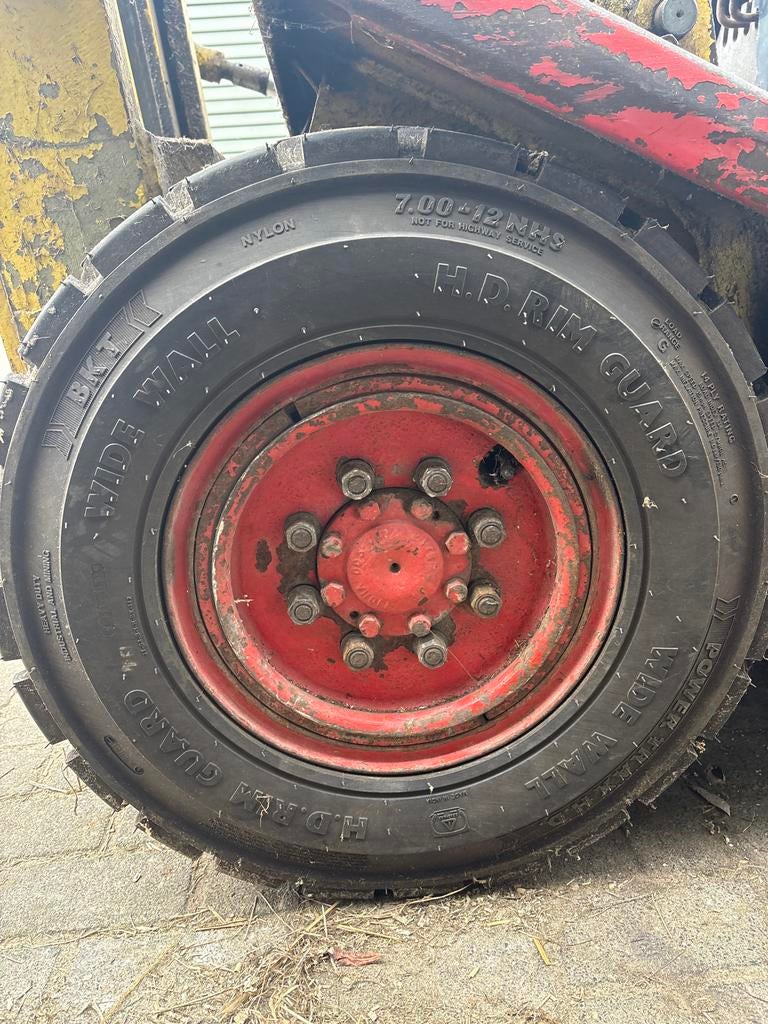 Banden voor heftruck of industriële voertuigen, Ophalen of Verzenden