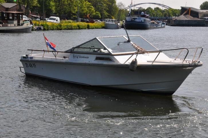 Fijne Windy 22 met wat werk, Watersport en Boten, Speedboten, Gebruikt, 6 meter of meer, Benzine, 120 tot 200 pk, Polyester, Binnenboordmotor