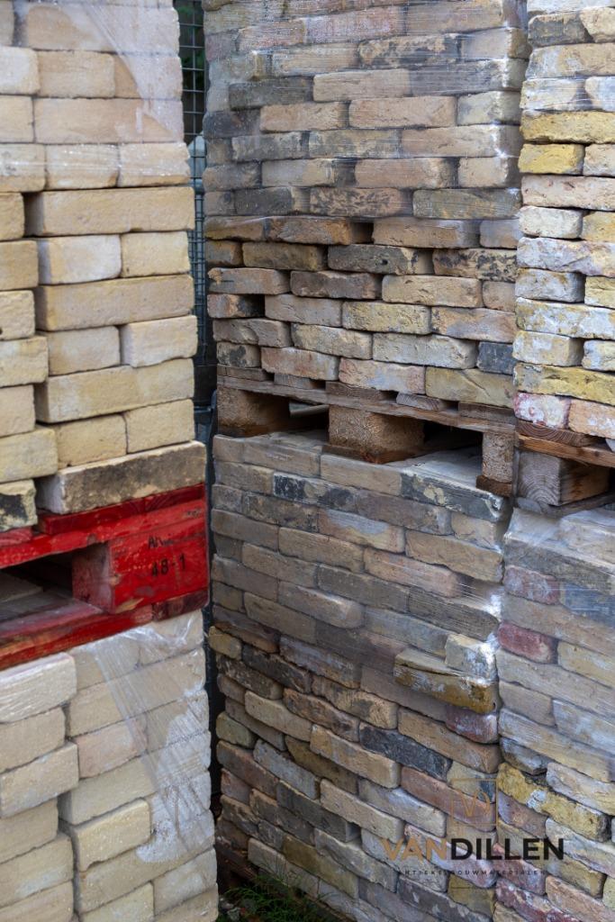 Groot formaat Friese geeltjes 1.650 stuks actieprijs, Doe-het-zelf en Verbouw, Metselstenen, Zo goed als nieuw, Bakstenen, Verzenden