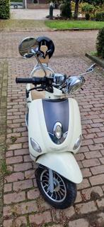 Snorscooter Razzo Pisa, Fietsen en Brommers, Snorfietsen en Snorscooters, Ophalen of Verzenden, Gebruikt, Benzine, Overige merken