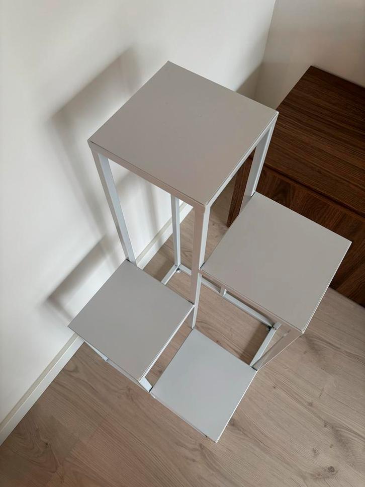 Mooie plantenstandaard - wit, Tuin en Terras, Tuinstekers, Zo goed als nieuw, Ophalen