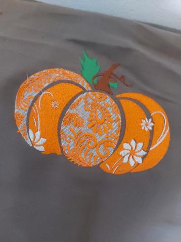 Opruiming 10 lapjes met geborduurde print voor slechts 9.95l beschikbaar voor biedingen