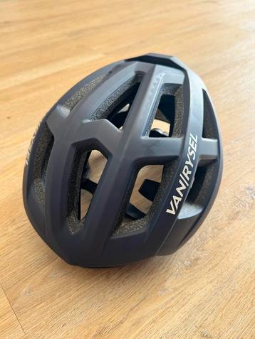 Van Rysel Fietshelm beschikbaar voor biedingen