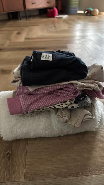 Meisjes bundel maat 56-62 beschikbaar voor biedingen