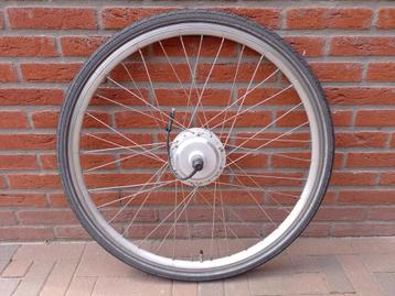 Voorwiel electrische fiets met werkende motor incl. band. beschikbaar voor biedingen