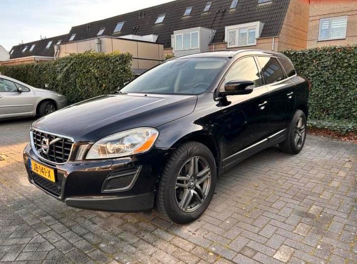 Volvo XC60 D5 Aut6 2011 Zwart, Auto's, Volvo, Particulier, XC60, Achteruitrijcamera, Airbags, Airconditioning, Bluetooth, Centrale vergrendeling