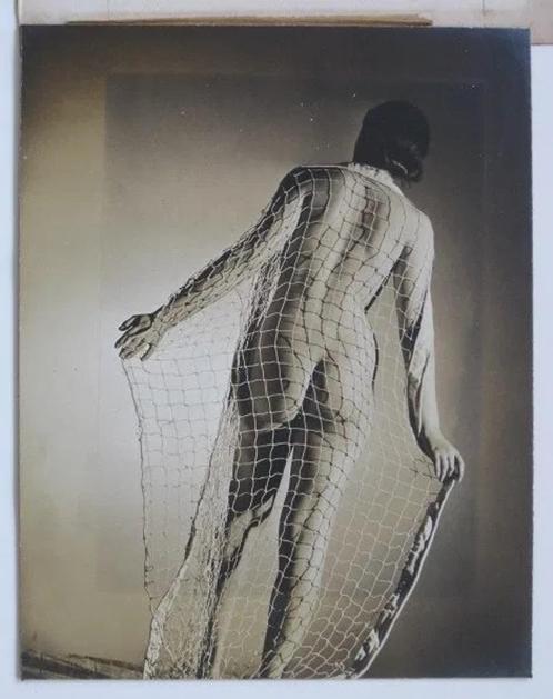 Foto: Nude with Net – Amerikaanse School, Antiek en Kunst, Kunst | Tekeningen en Foto's, Ophalen of Verzenden