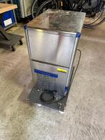 Ijsblokjes machine, Ophalen