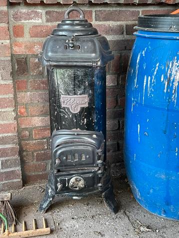 Klein houtkacheltje (salamandertje) beschikbaar voor biedingen