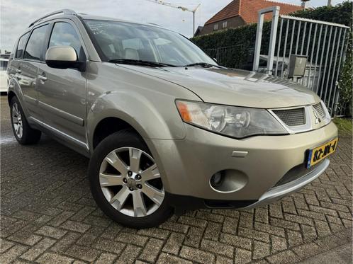 Mitsubishi Outlander DI-D 4X4 NAVI/LMV/AIRCO/PDC/PANO, Auto's, Mitsubishi, Bedrijf, Te koop, Outlander, 4x4, ABS, Airbags, Airconditioning