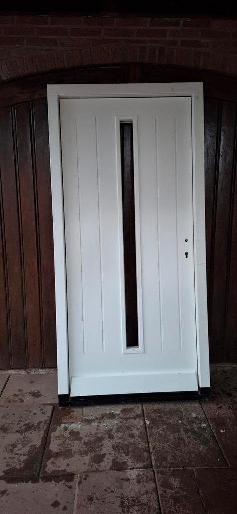 Witte buitendeur met kozijn. Afmetingen deur 93 x 201,5 cm., Doe-het-zelf en Verbouw, Deuren en Horren, Gebruikt, Buitendeur, 200 tot 215 cm