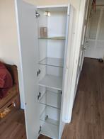 Badkamerkast met glazen plankjes., Huis en Inrichting, Badkamer | Badkamermeubels, Ophalen, (Half)hoge kast, Minder dan 50 cm