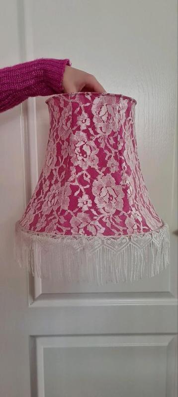 Roze lampenkap / vintage lamp / hanglamp  beschikbaar voor biedingen