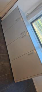 Grijze kast met planken en 4 deuren, Huis en Inrichting, Kasten | Kledingkasten, Ophalen of Verzenden