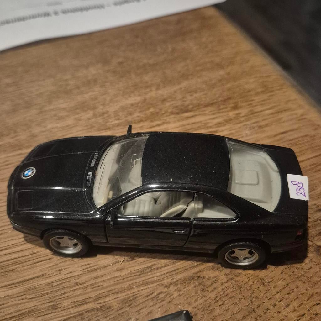 Maisto, Verzenden, Auto