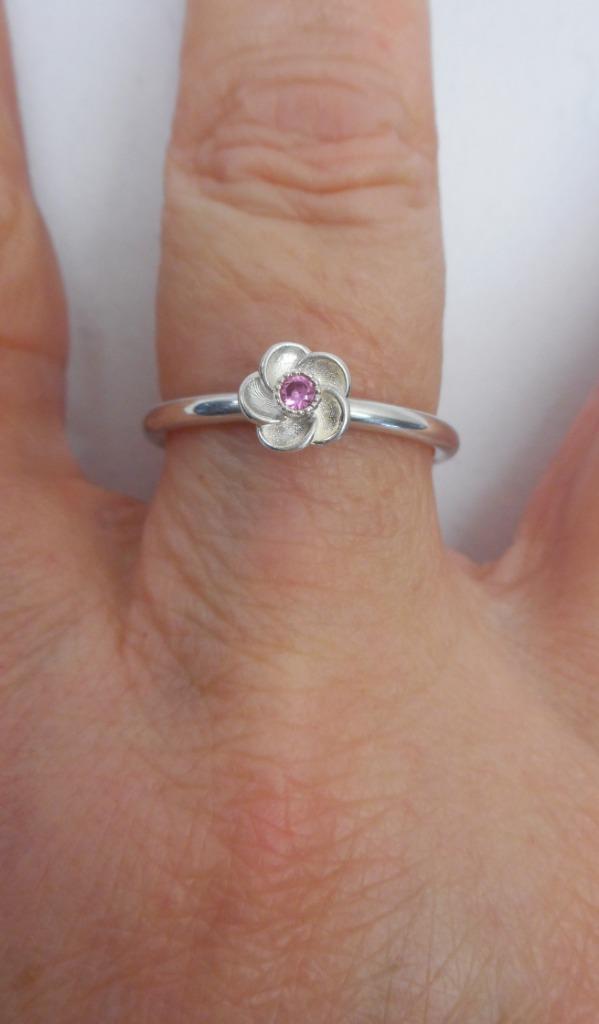 Zilveren ring bloem met steentje maat 17,5 nr.183, Sieraden, Tassen en Uiterlijk, Ringen, Zo goed als nieuw, Dame, 17 tot 18, Zilver