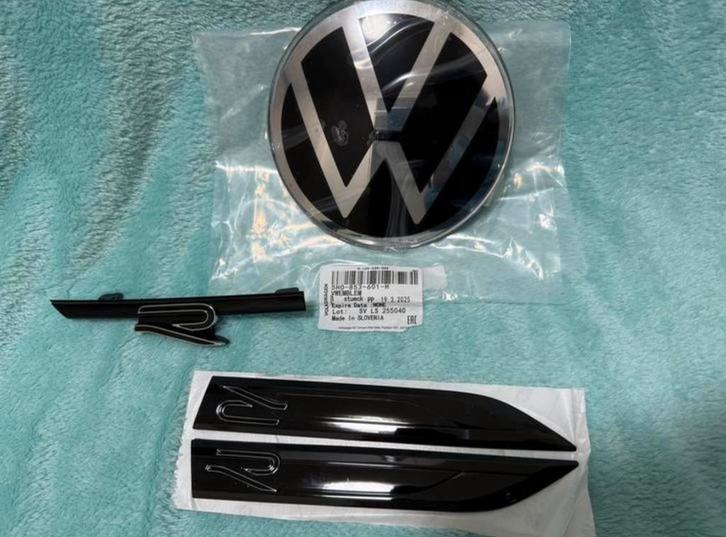 Vw Golf 8 R logo scherm R logo Grill VW logo set 5H0853601H✅, Auto diversen, Autostickers, Ophalen of Verzenden