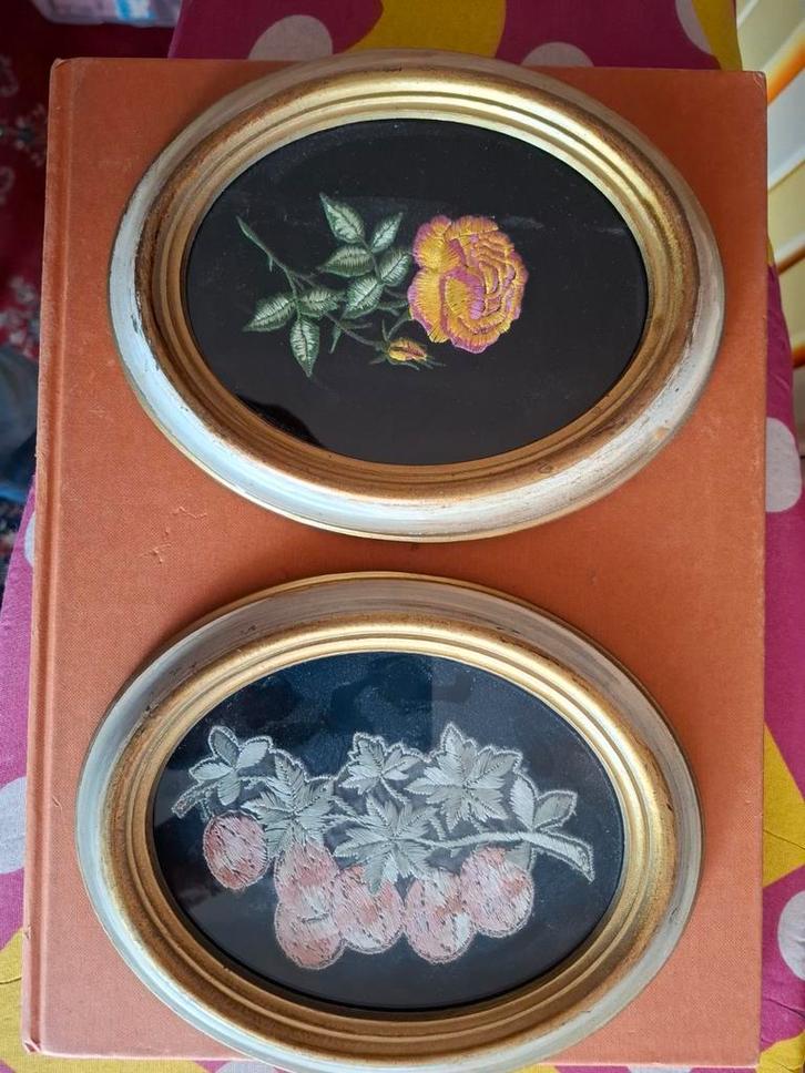 Vintage Geborduurde Wanddecoraties - Set van 2, Huis en Inrichting, Woonaccessoires | Schilderijen, Tekeningen en Foto's, Gebruikt
