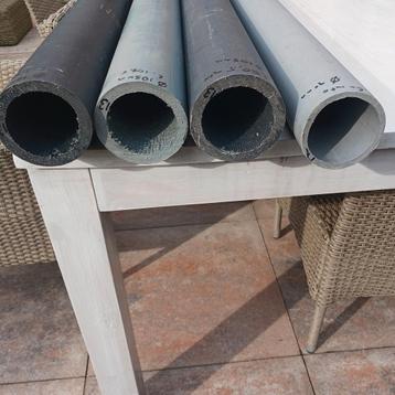 5 bijna onverwoestbare kunstof buizen. beschikbaar voor biedingen