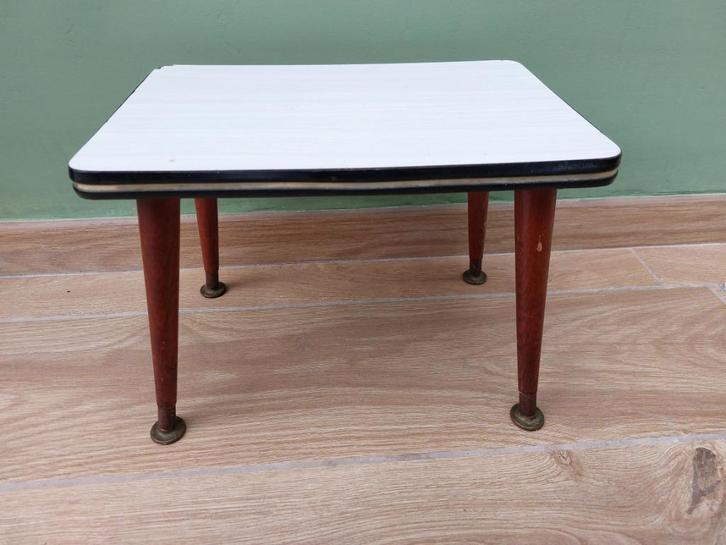 Vintage tafeltje, Antiek en Kunst, Antiek | Meubels | Tafels, Ophalen of Verzenden