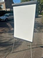 White Board 105x68 inklapbare poten, Ophalen of Verzenden, Zo goed als nieuw