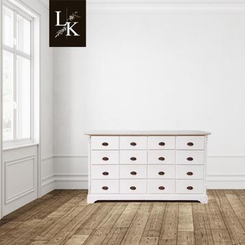 Landelijke klassieke kast, dressoir, voorraadkast, commode beschikbaar voor biedingen