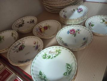 Royal Albert Flower of the Month Schaaltjes beschikbaar voor biedingen
