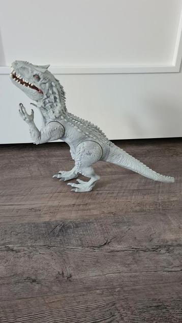Jurassic World Indominus Rex beschikbaar voor biedingen