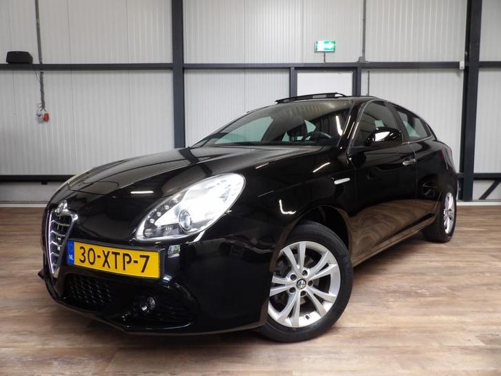 Alfa romeo GIULIETTA 1.4 T - panoramadak - ecc - 6 bak - com, Auto's, Alfa Romeo, Bedrijf, Giulietta, ABS, Airbags, Bluetooth