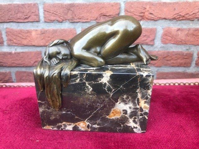 prachtig bronzen beeld, liggend naakt, Antiek en Kunst, Kunst | Beelden en Houtsnijwerken, Ophalen of Verzenden