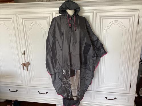 PONCHO.. voor scootmobiel/fiets, donkergrijs, NIEUW…!!, Fietsen en Brommers, Fietsaccessoires | Fietskleding, Nieuw, Ophalen of Verzenden
