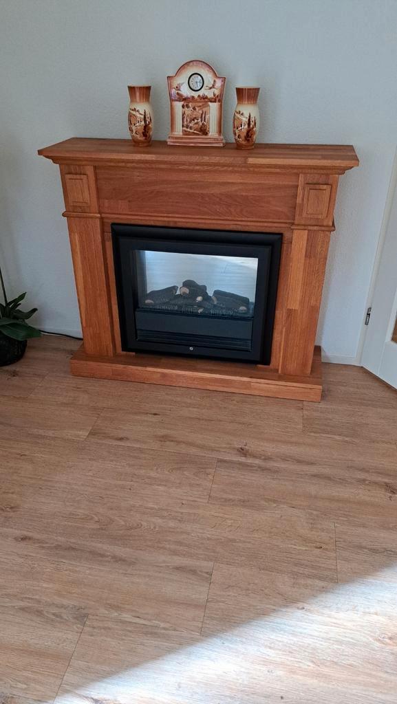 Elektrische haard met houten ombouw, Huis en Inrichting, Haarden, Zo goed als nieuw, Elektrische haard, Ophalen