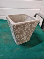 bloempot grijs met bloemen geschilderd, Ophalen of Verzenden, 'T Olde Gre-j, Info@toldegrej.nl, Endepoelstraat 20f Didam