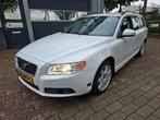 Volvo V70 2.5T Momentum (bj 2009, automaat), Automaat, Gebruikt, 92 €/maand, Geïmporteerd