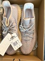 Nieuwe Adidas Yeezy Boost 350 V2 in doos, Ophalen of Verzenden, Nieuw, Overige kleuren, Sneakers of Gympen