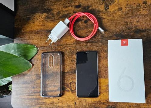 €295 OnePlus 6 Zwart met hoesje (128GB opslag), Telecommunicatie, Mobiele telefoons | Overige merken, Gebruikt, Zonder abonnement
