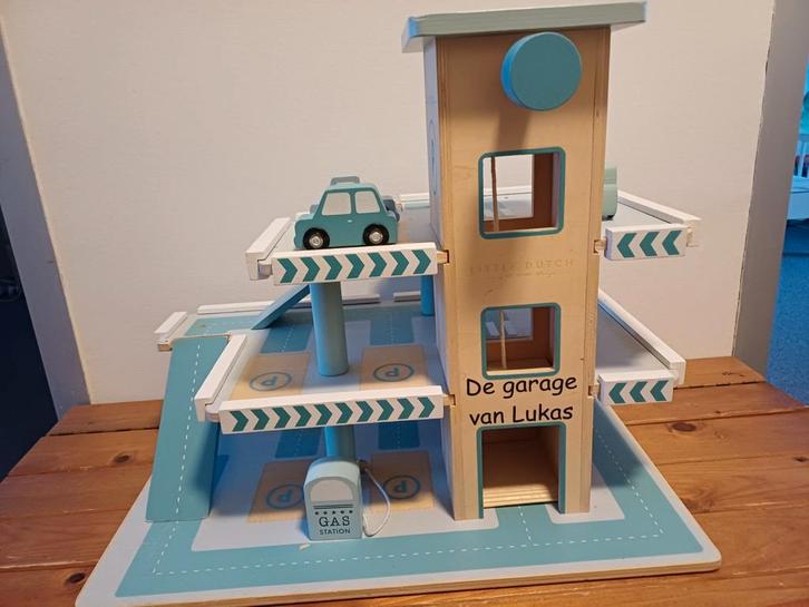 Little Dutch Houten Garage met lift en 3 auto's, Kinderen en Baby's, Speelgoed | Houten speelgoed, Zo goed als nieuw, Ophalen of Verzenden
