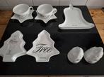Kerst servies kop en schotels belbord bordjes ei houders, Ophalen of Verzenden, Zo goed als nieuw