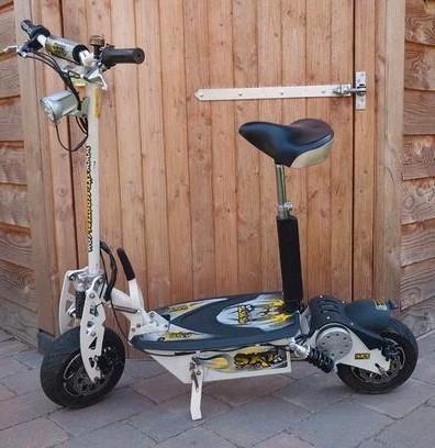 Witte Sxt scooter XL 1000w turbo elektrische step, Fietsen en Brommers, Steps, Zo goed als nieuw, Elektrische step (E-scooter)