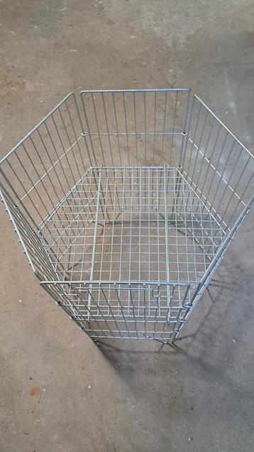 Metalen Mand - Zeshoekig beschikbaar voor biedingen