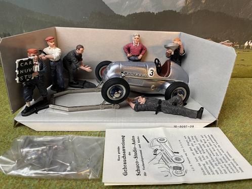 SCHUCO 01017 Studio mit Figurensatz Mercedes, Antiek en Kunst, Antiek | Speelgoed, Ophalen of Verzenden