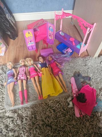 Barbiepoppen met Accessoires beschikbaar voor biedingen